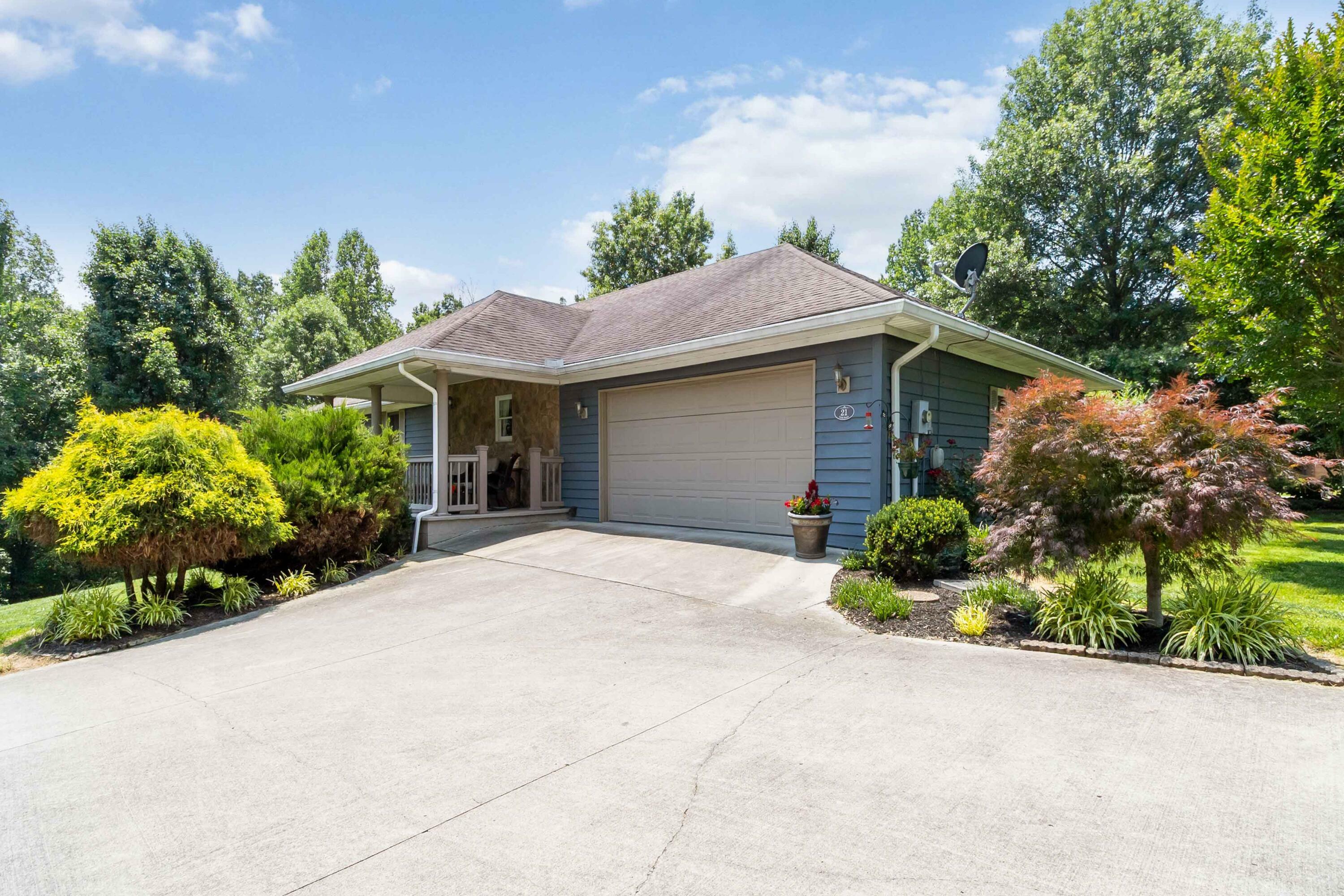 Property Photo:  21 Vicki Street  KY 42544 
