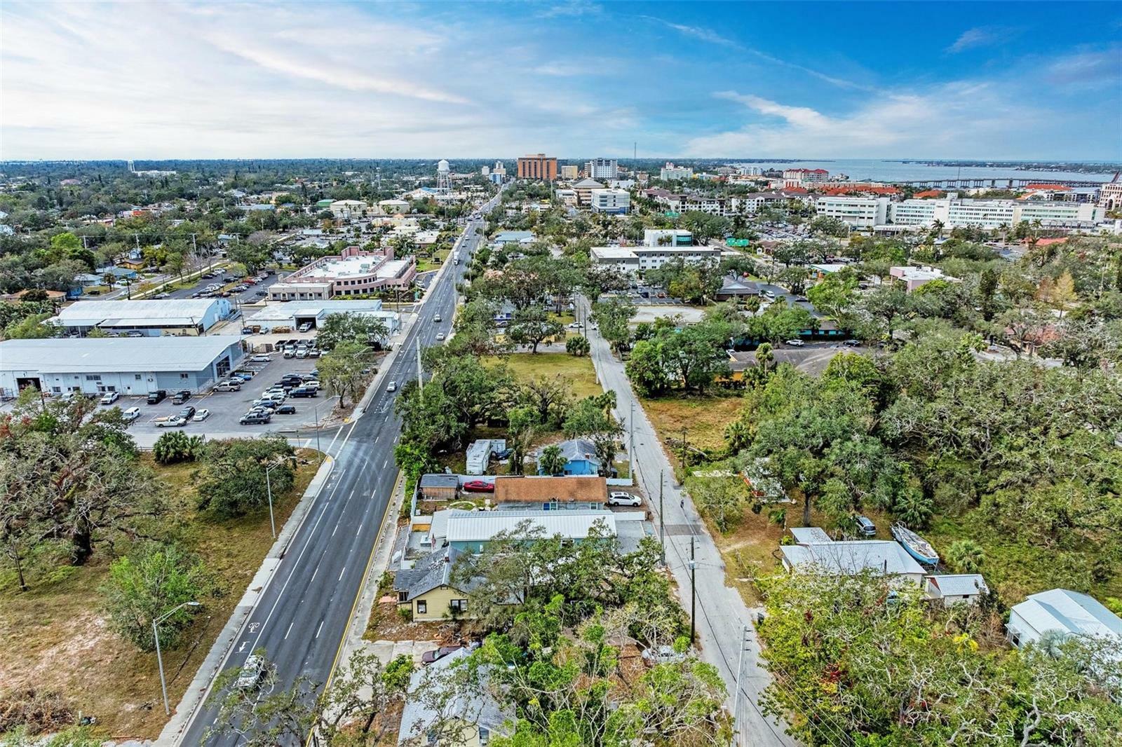 Property Photo: 613 6th Avenue E FL 34208
