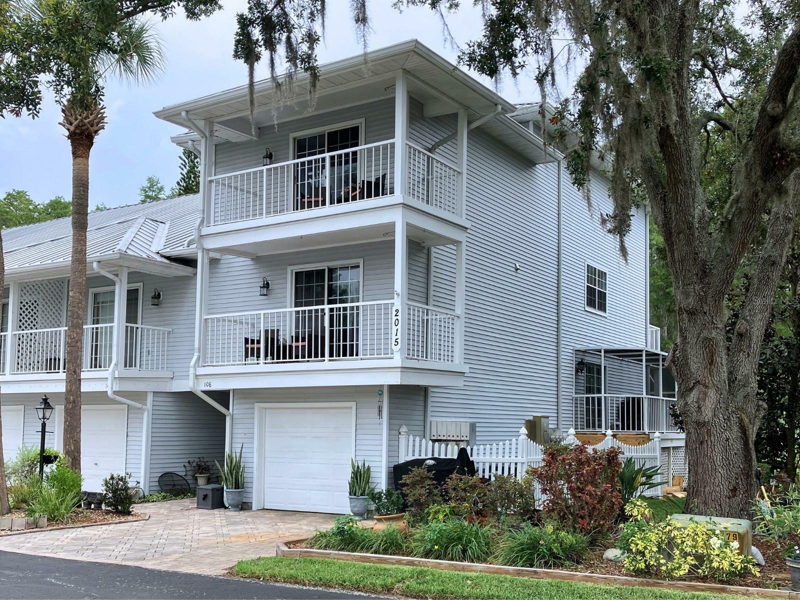 Property Photo: 2015 Vista Del Sol 108 FL 33558
