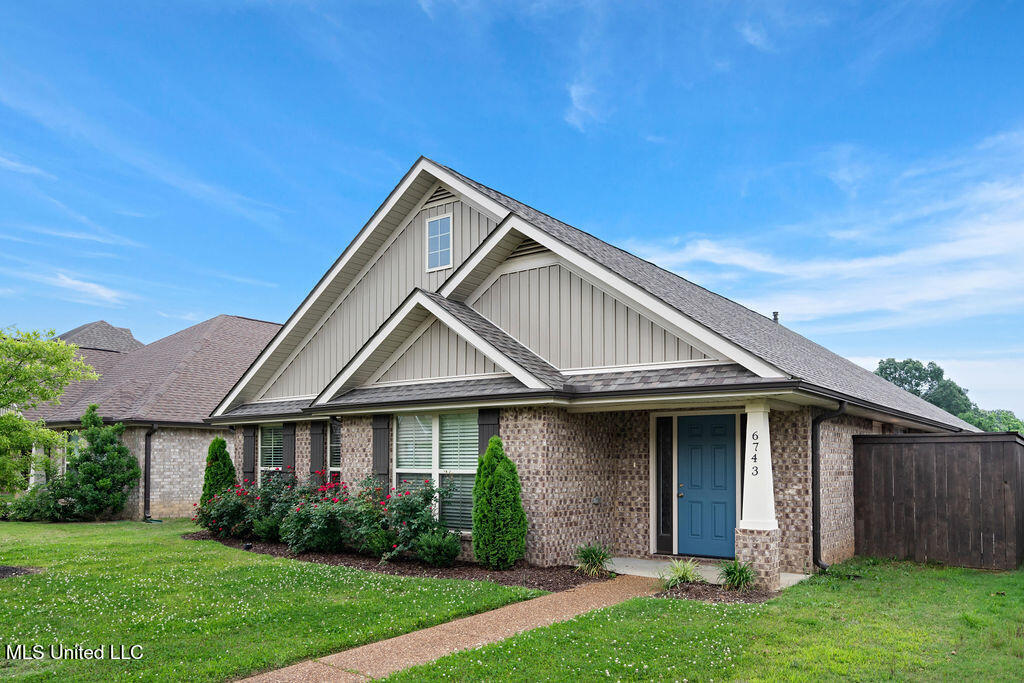Property Photo: 6743 Jessie Hoyt Drive MS 38654