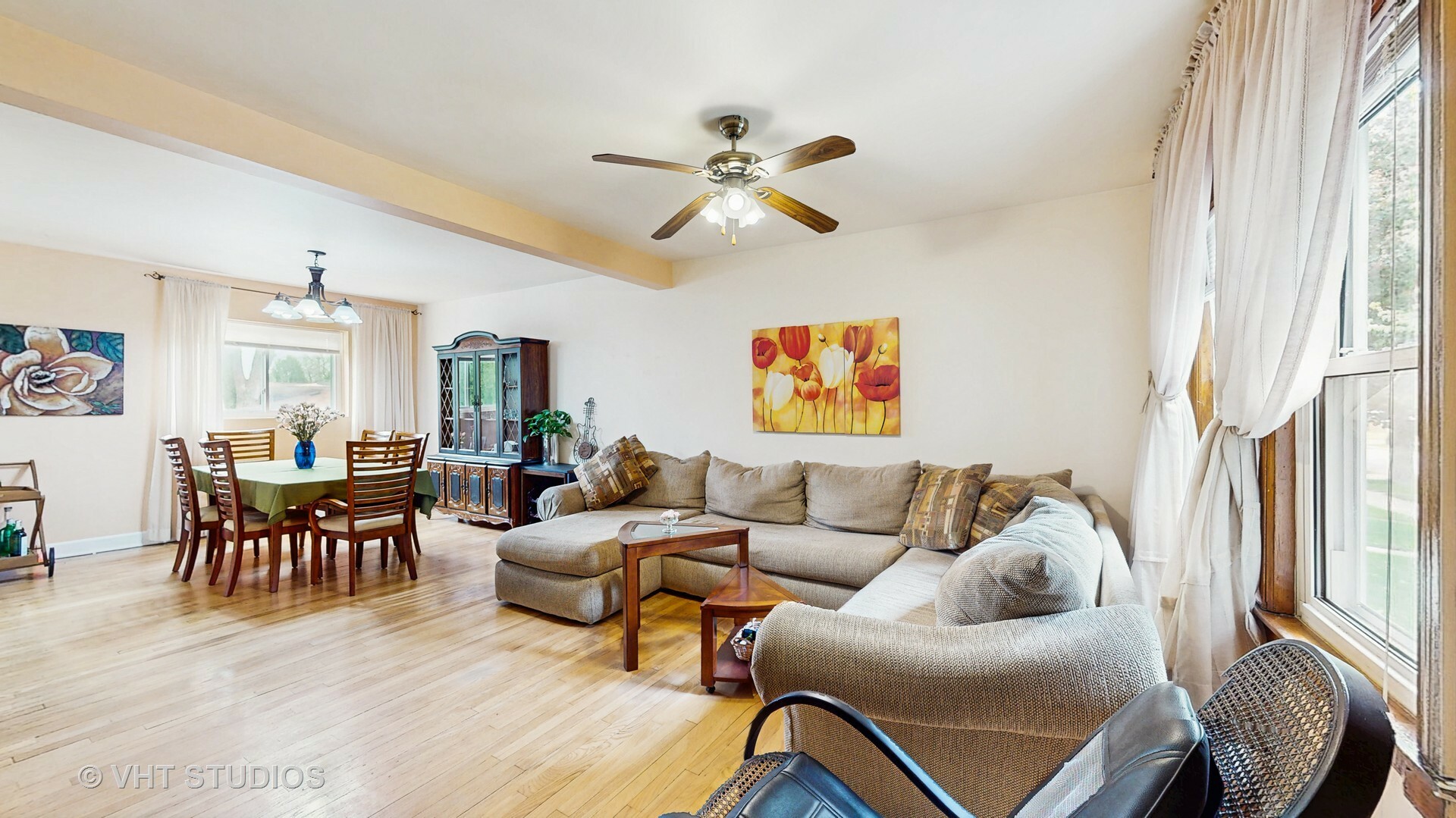 Property Photo: 3109 Emerson Street IL 60131