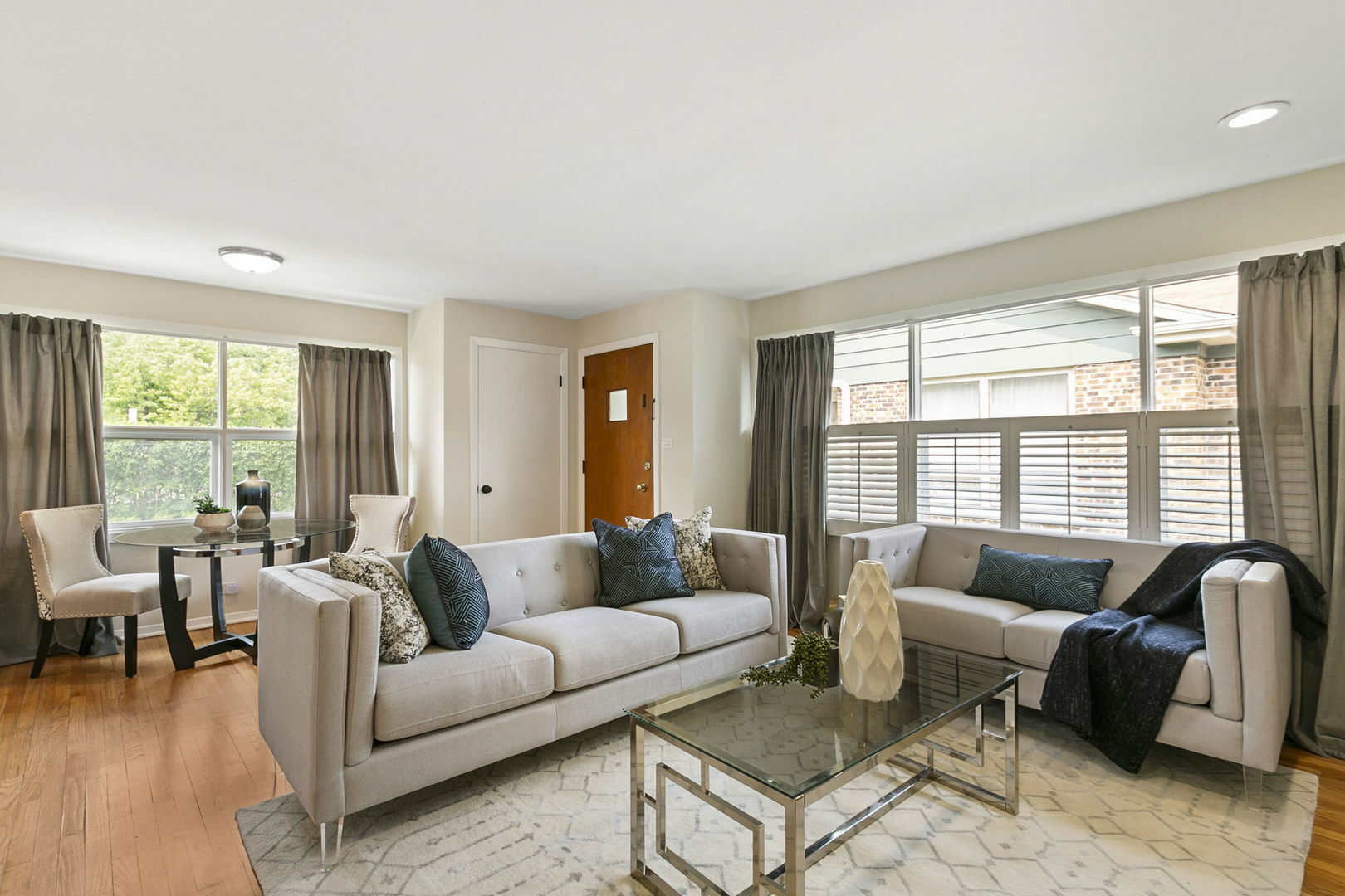 Property Photo: 1717 Dundee Road IL 60062