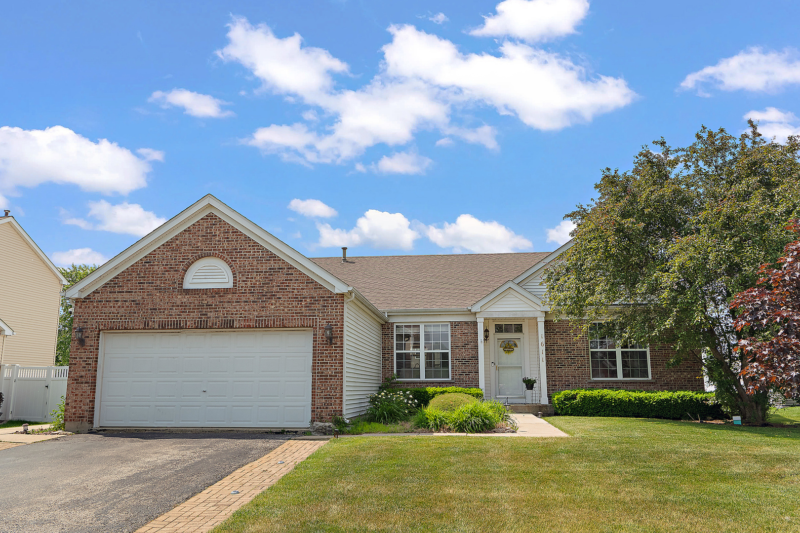 Property Photo: 1611 Wintercrest Lane IL 60404