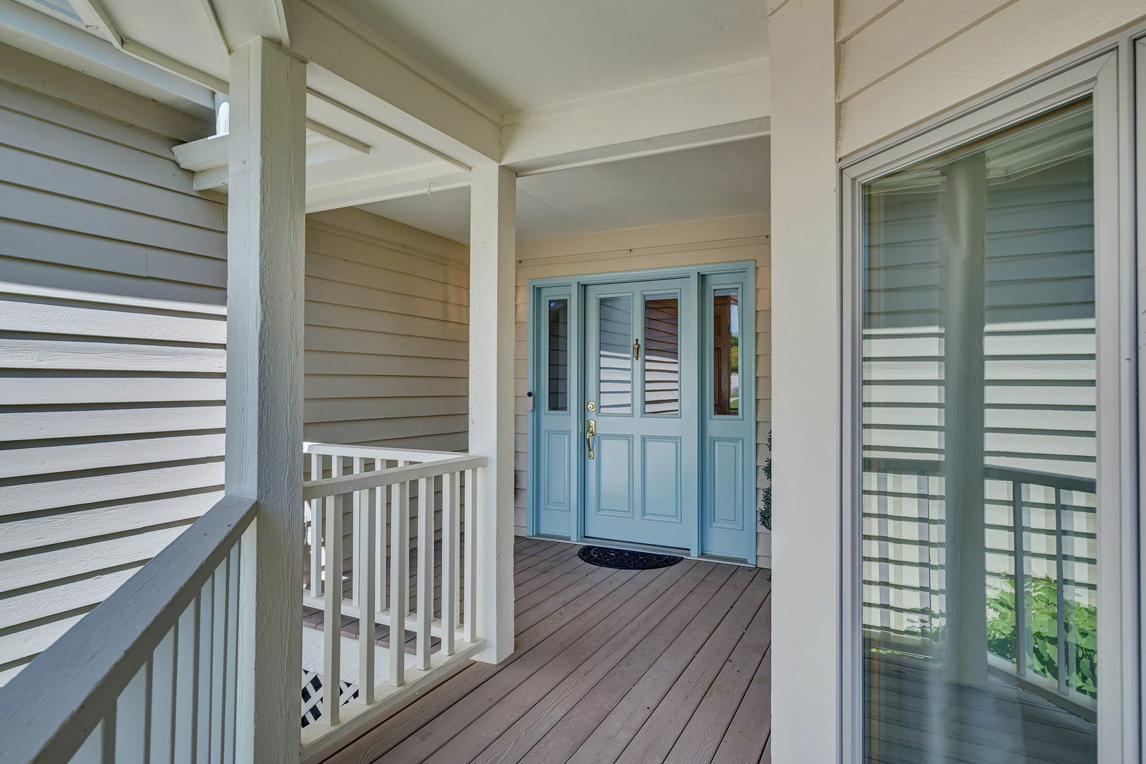 Property Photo:  639 White Oak Way  IL 60560 