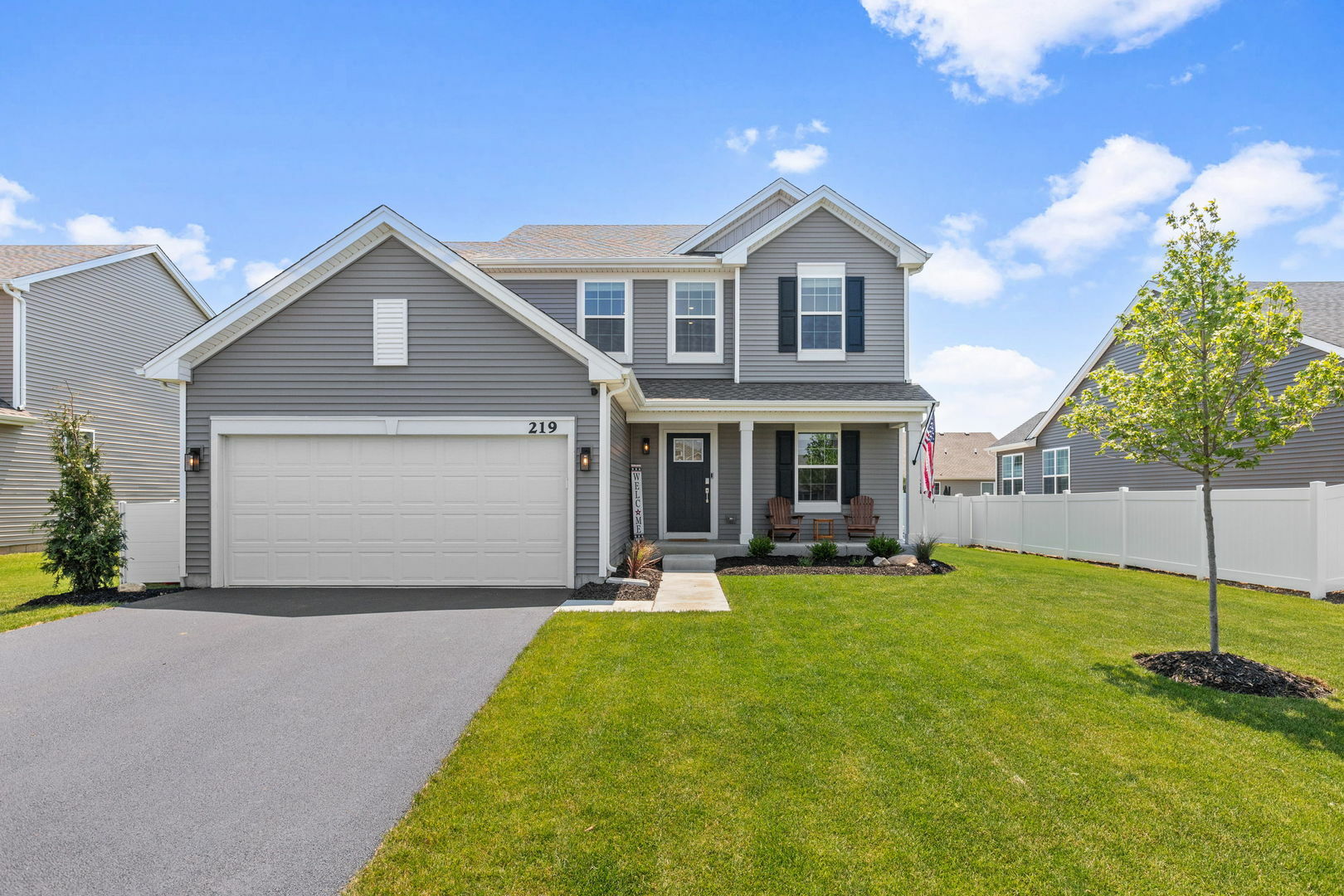 Property Photo: 219 Conway Street IL 60119
