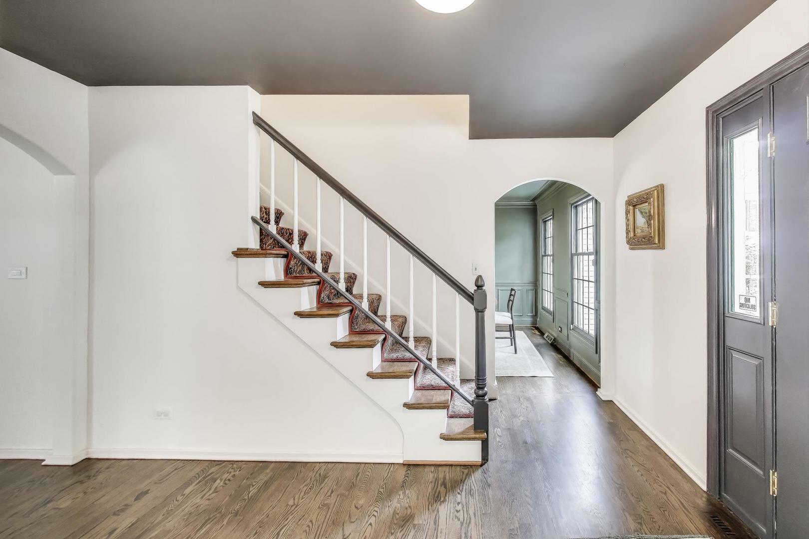 Property Photo: 1480 Briar Cove IL 60189