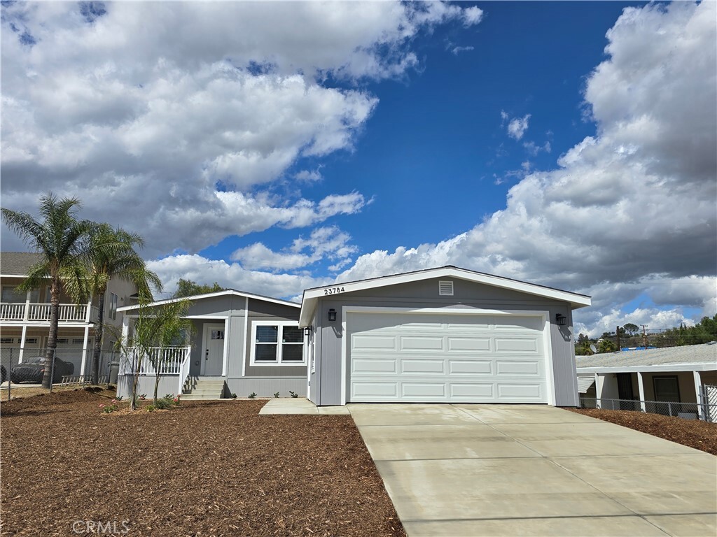 Property Photo: 23784 Vista Way CA 92587