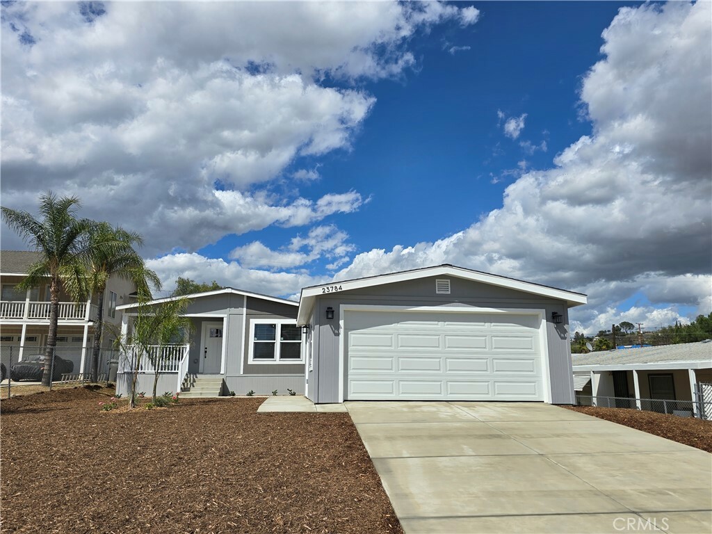 Property Photo: 23784 Vista Way CA 92587