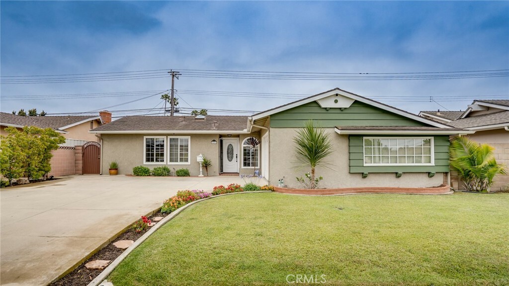5202 Caliente Drive  Huntington Beach CA 92649 photo