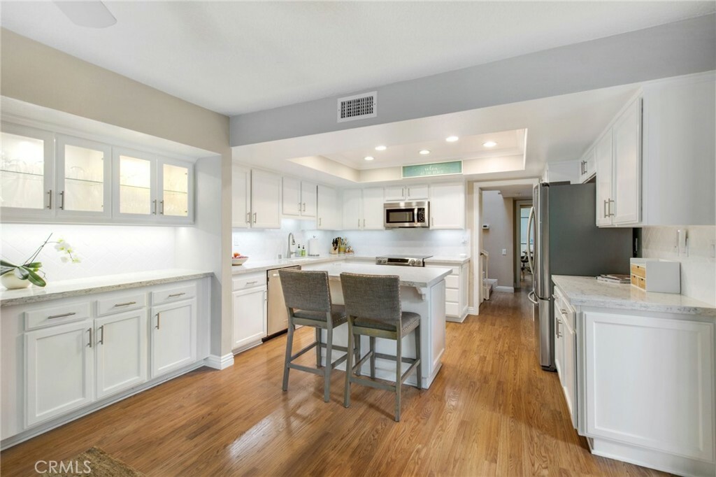 Property Photo: 19675 Seacliff Lane CA 92648