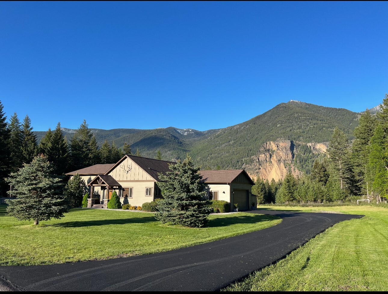Property Photo: 227 Mountain Timbers Drive MT 59912