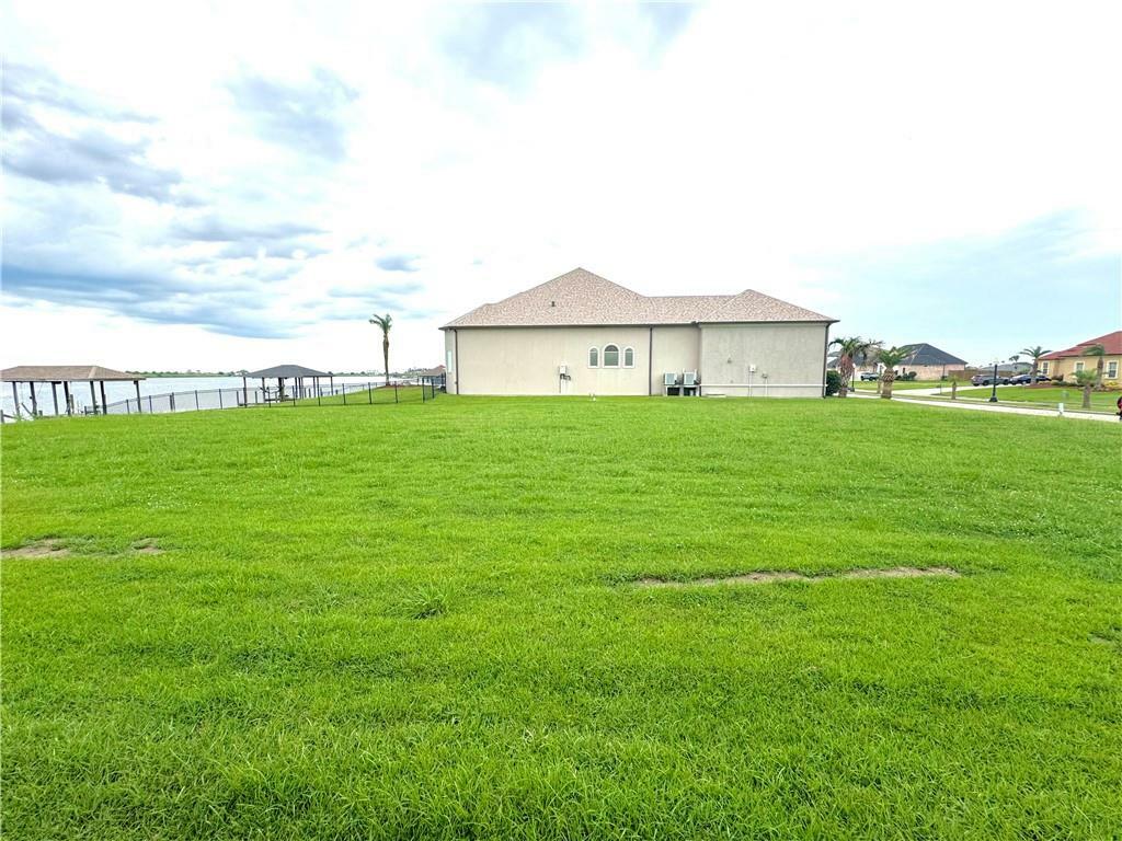 Property Photo: 3045 Sunrise Boulevard LA 70461