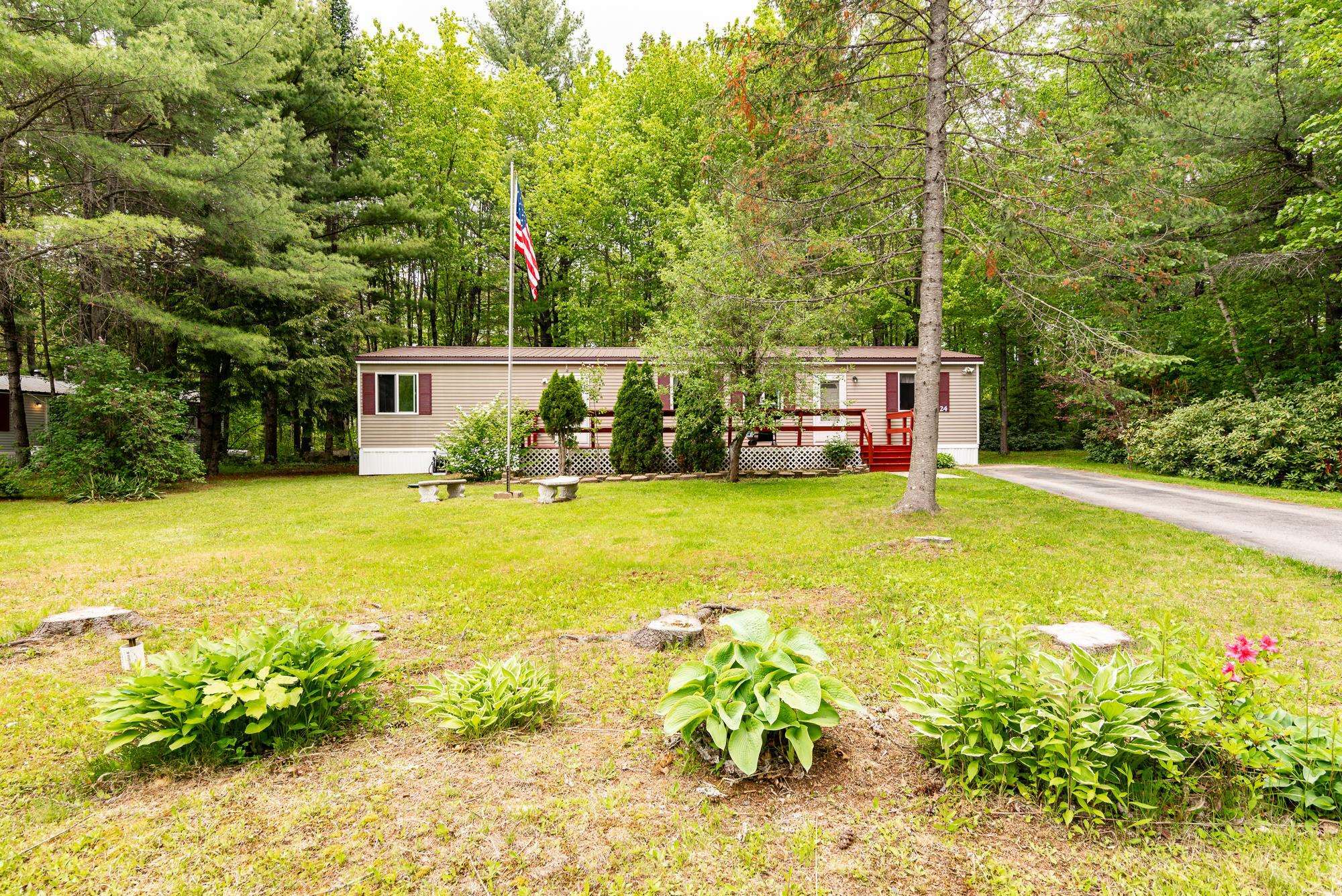 Property Photo: 2196 Sanford Road ME 04090