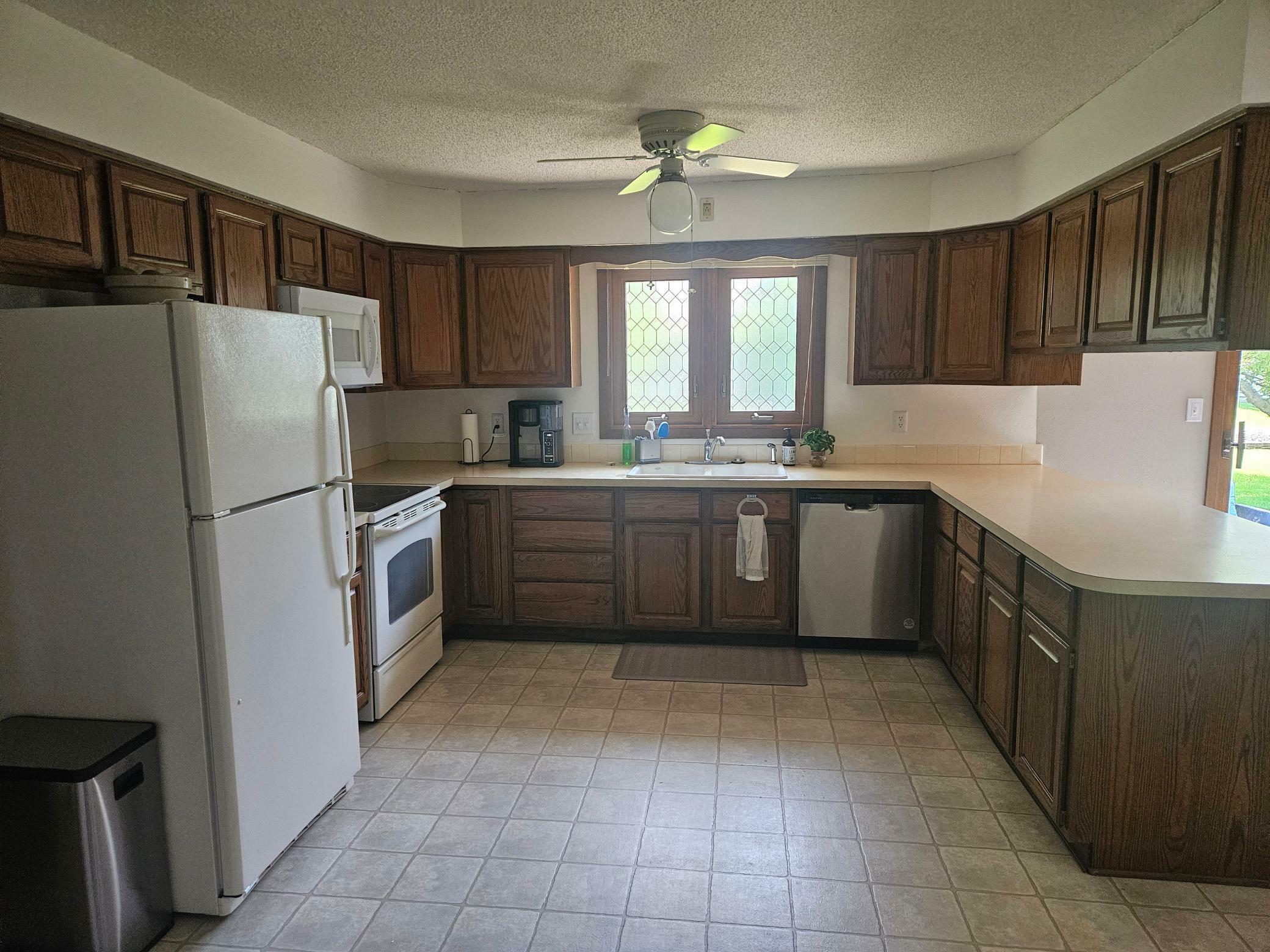 Property Photo: 1427 Canary Drive MN 56007