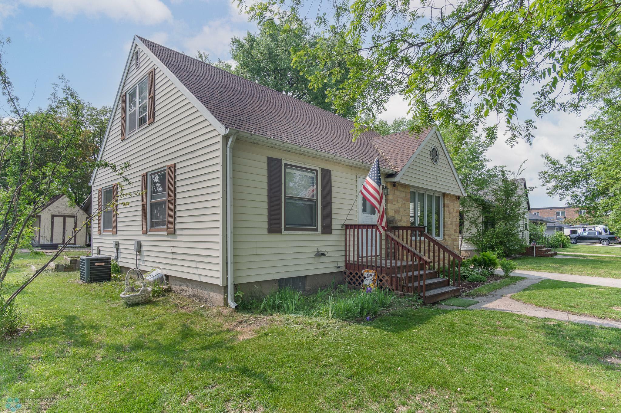 Property Photo: 709 9th Street MN 56549