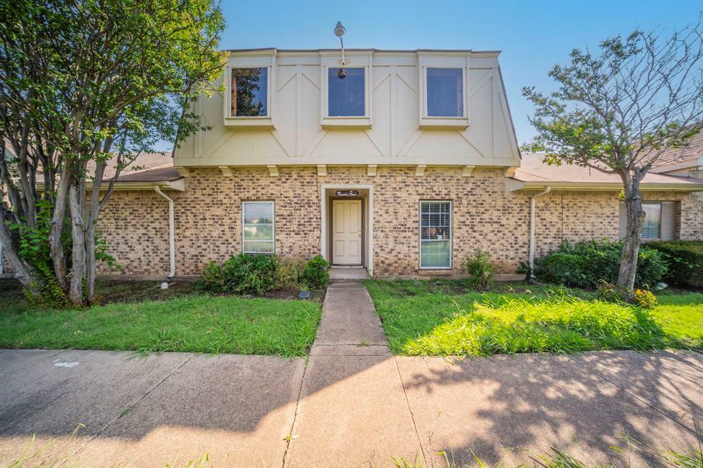 Property Photo: 24 W Mountain Creek Drive TX 75052