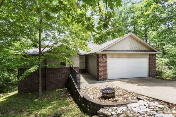 Property Photo:  10 Duddington Lane  AR 72714 