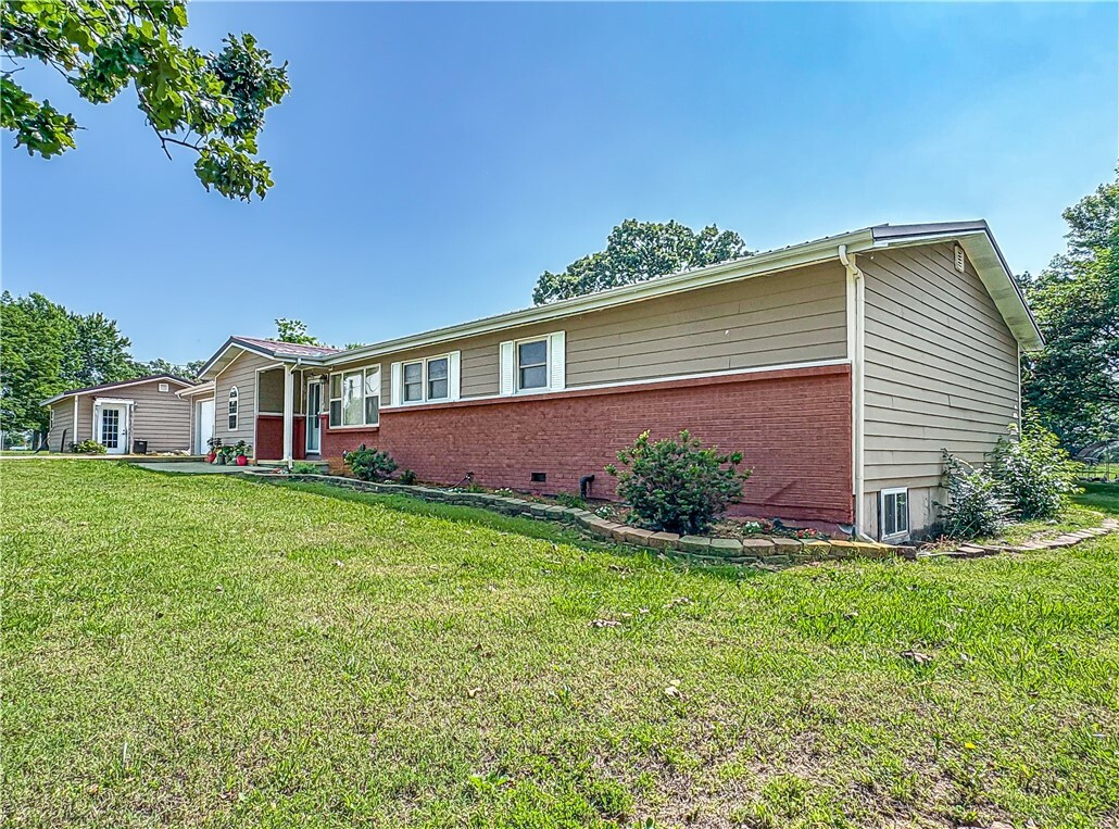 Property Photo: 8754 N 7 Highway AR 72601