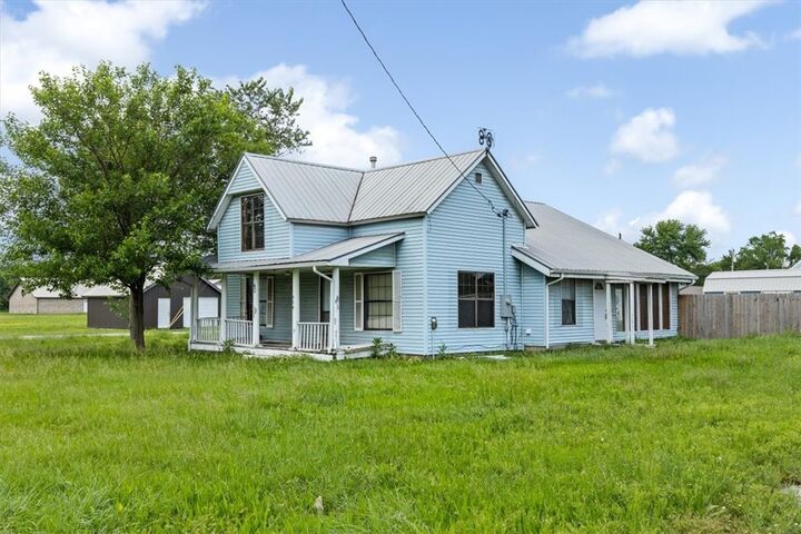 904 Main Street  Gentry AR 72734 photo