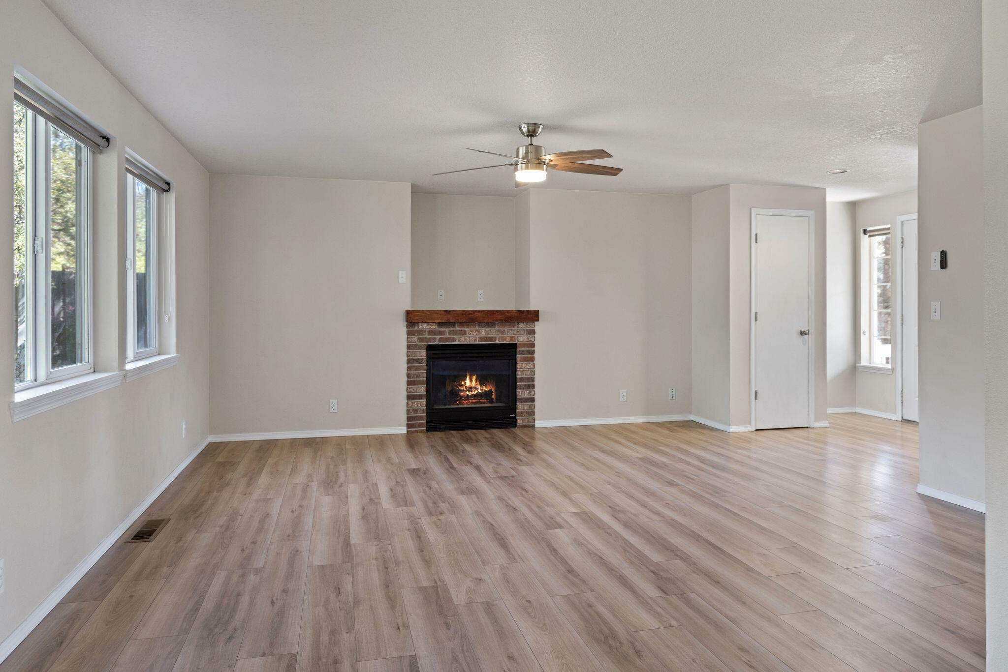 Property Photo: 1131 NE Locksley Drive OR 97701