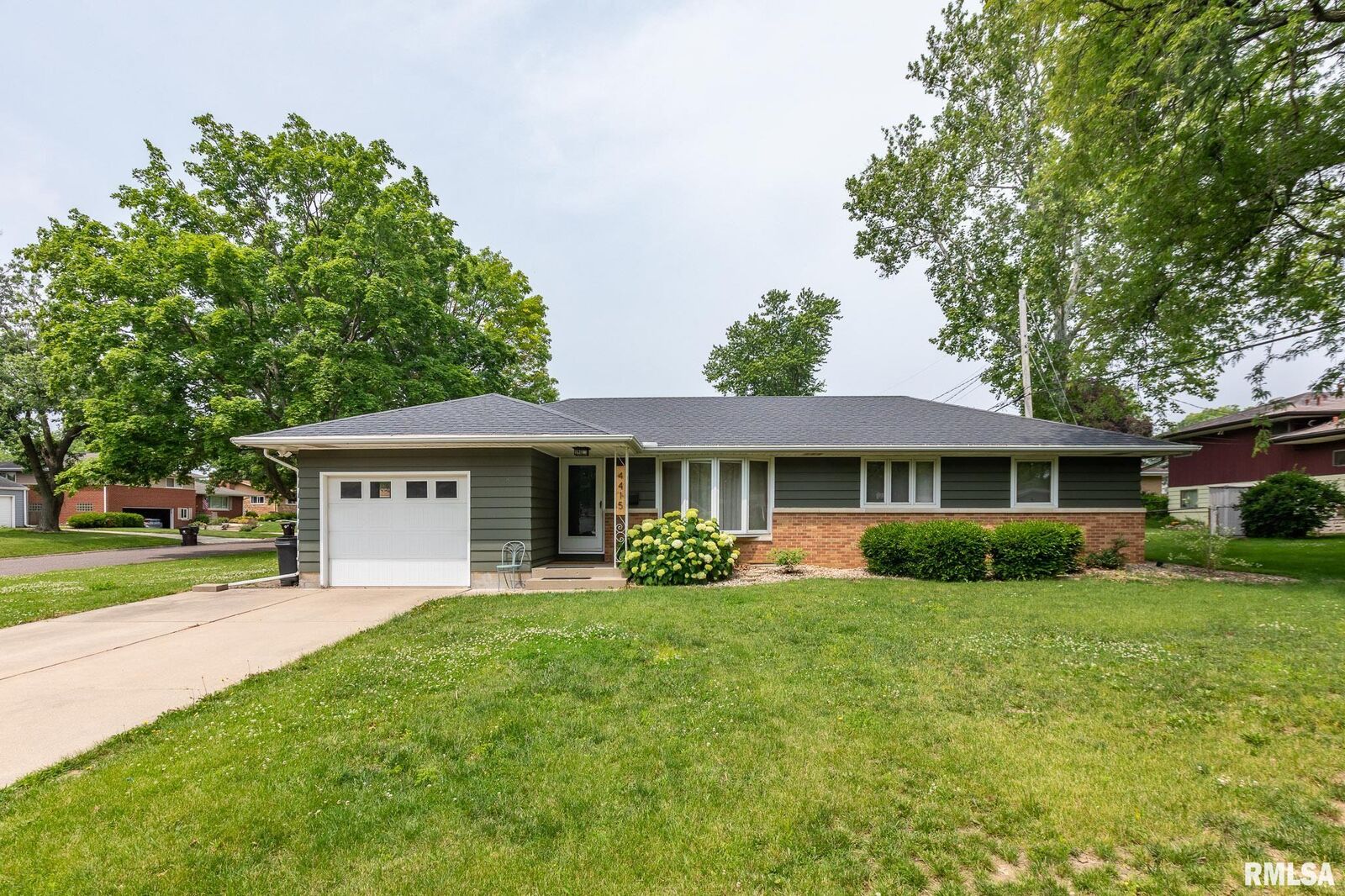 Property Photo: 4415 N Rosemead Drive IL 61614