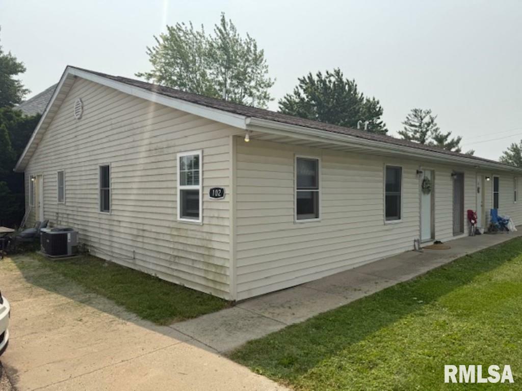 Property Photo:  102 Main Street  IL 61424 