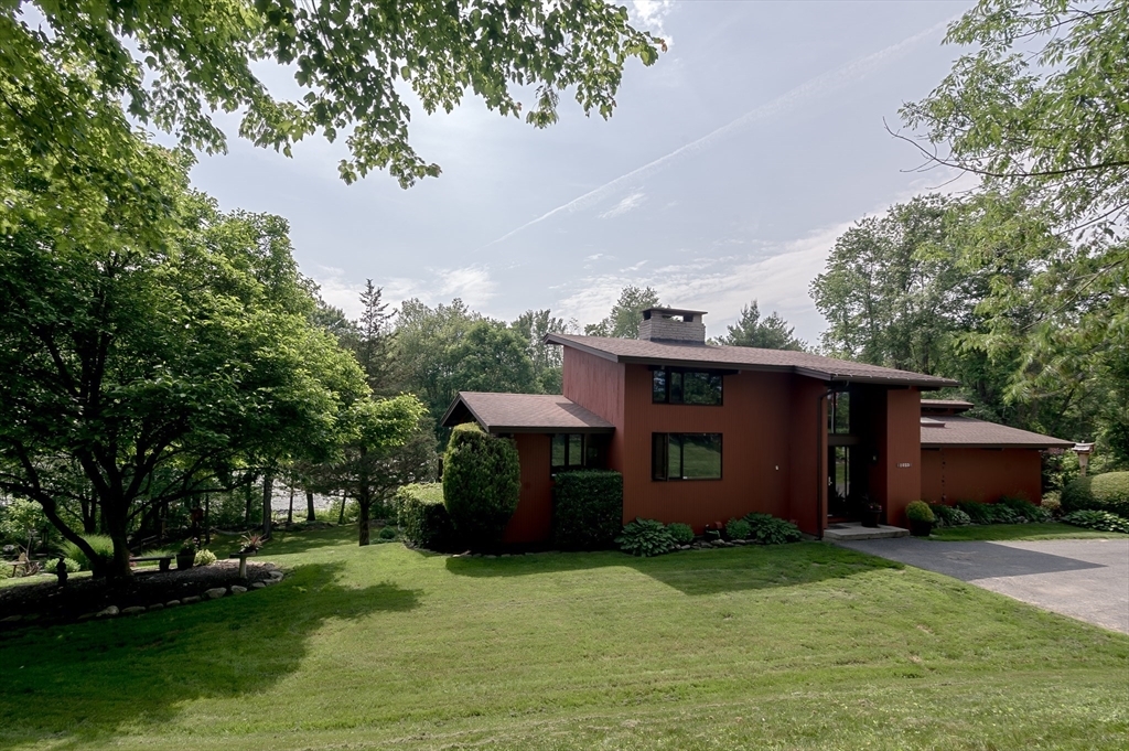 Property Photo: 1023 N. Woodstock Road MA 01550