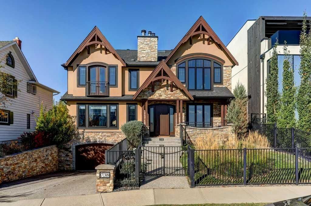 Property Photo:  738 Crescent Road NW  AB T2M 4A7 