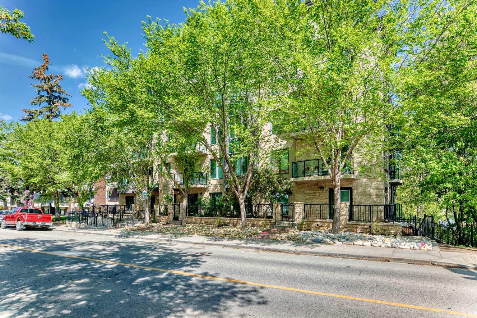 Property Photo: 108 25 Avenue SW 401 AB T2S 0K9