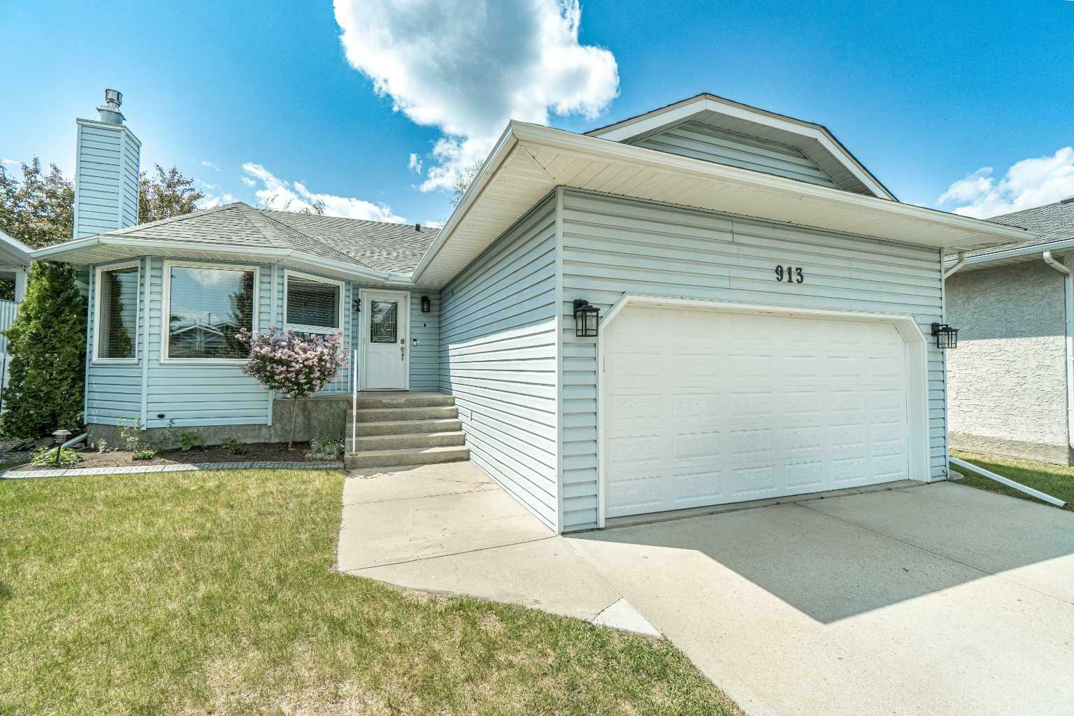 Property Photo: 913 15 Street SE AB T1V 1L6