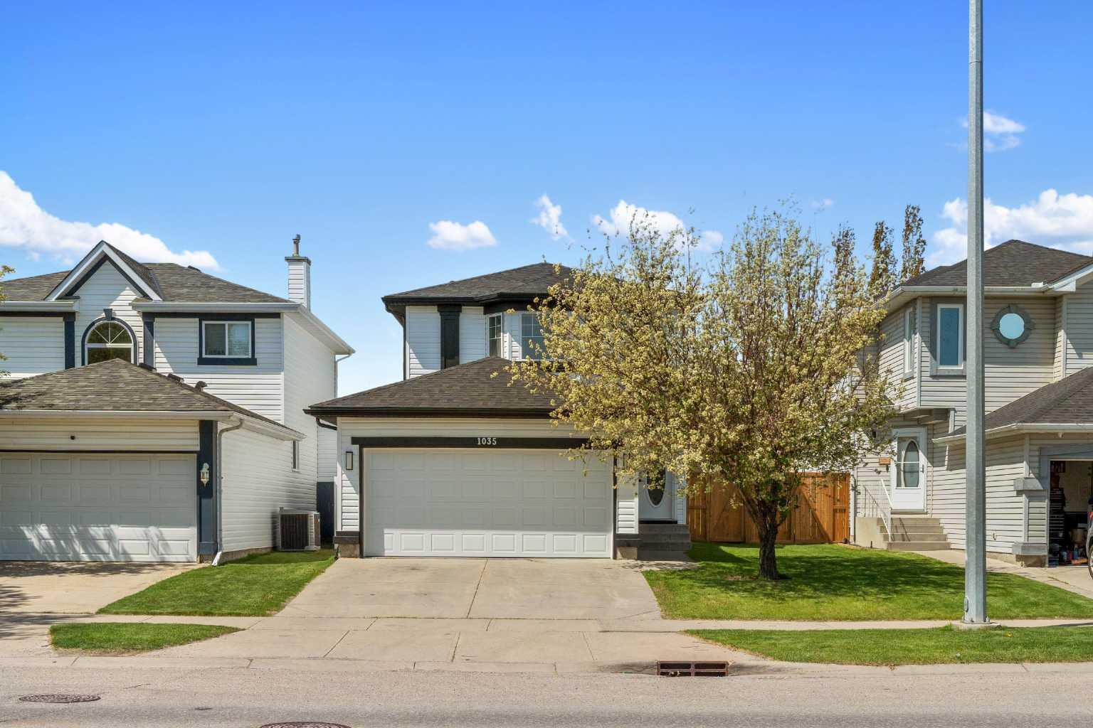 Photo de la propriété: 1035 Coventry Drive NE AB T3K 4P2