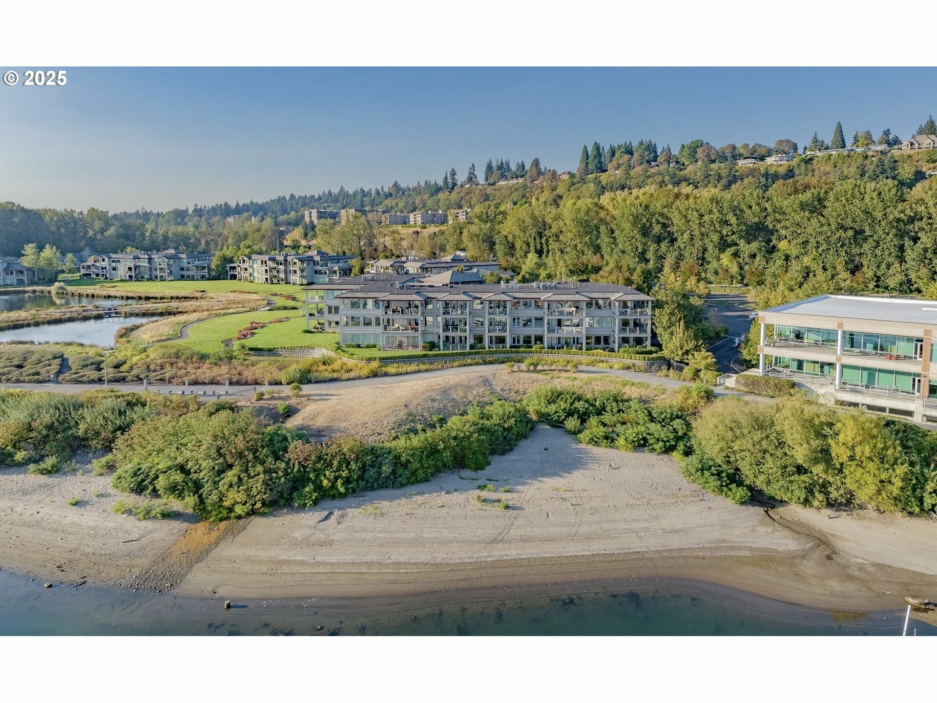 Property Photo: 5615 SE Scenic Ln 204 WA 98661