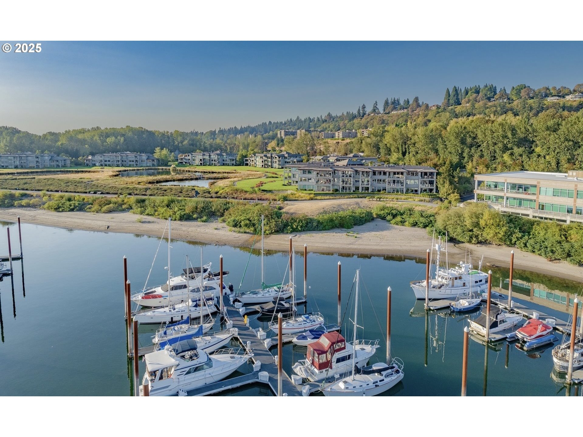 Property Photo: 5615 SE Scenic Ln 204 WA 98661