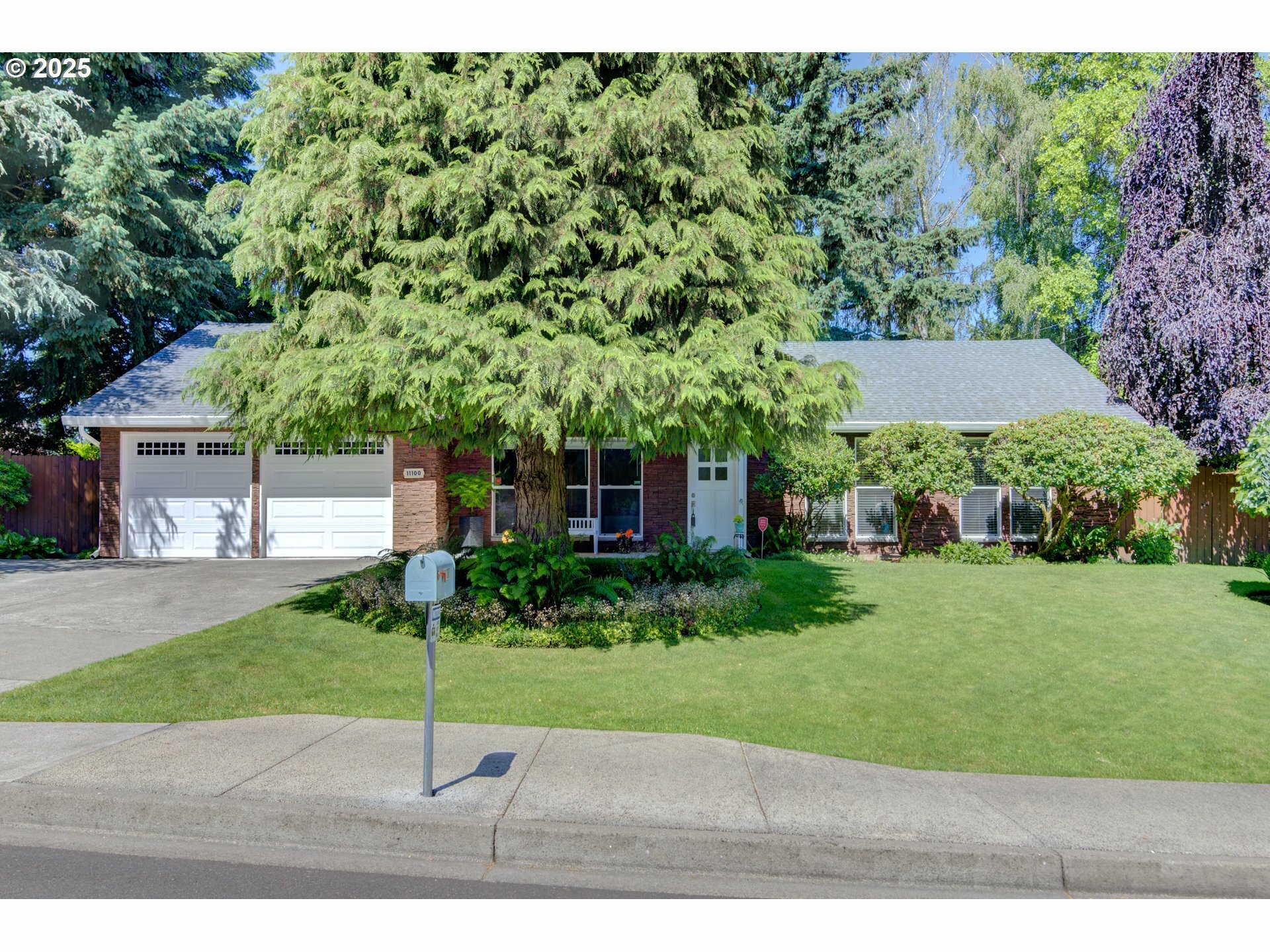 Property Photo:  11100 NE 5th Ave  WA 98685 