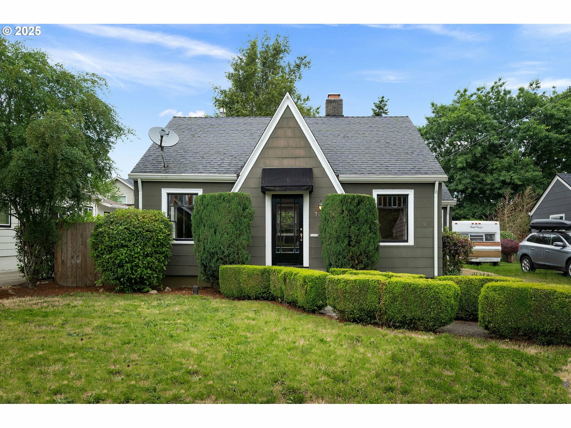 Property Photo: 7817 SE Ellis St OR 97206