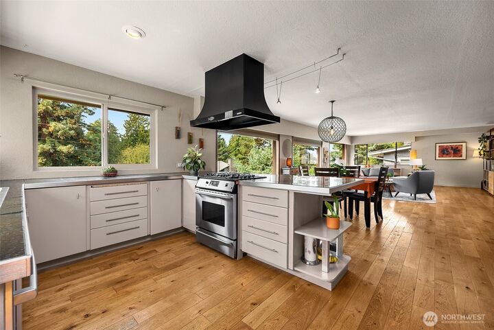 Property Photo: 8814 Earl Avenue NW WA 98117