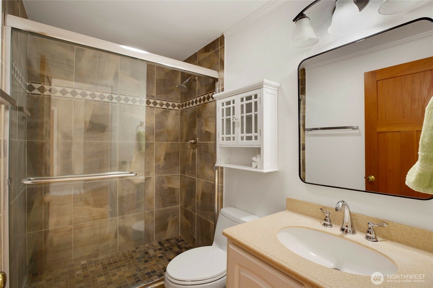 Property Photo: 2400 E Howell Street G WA 98122