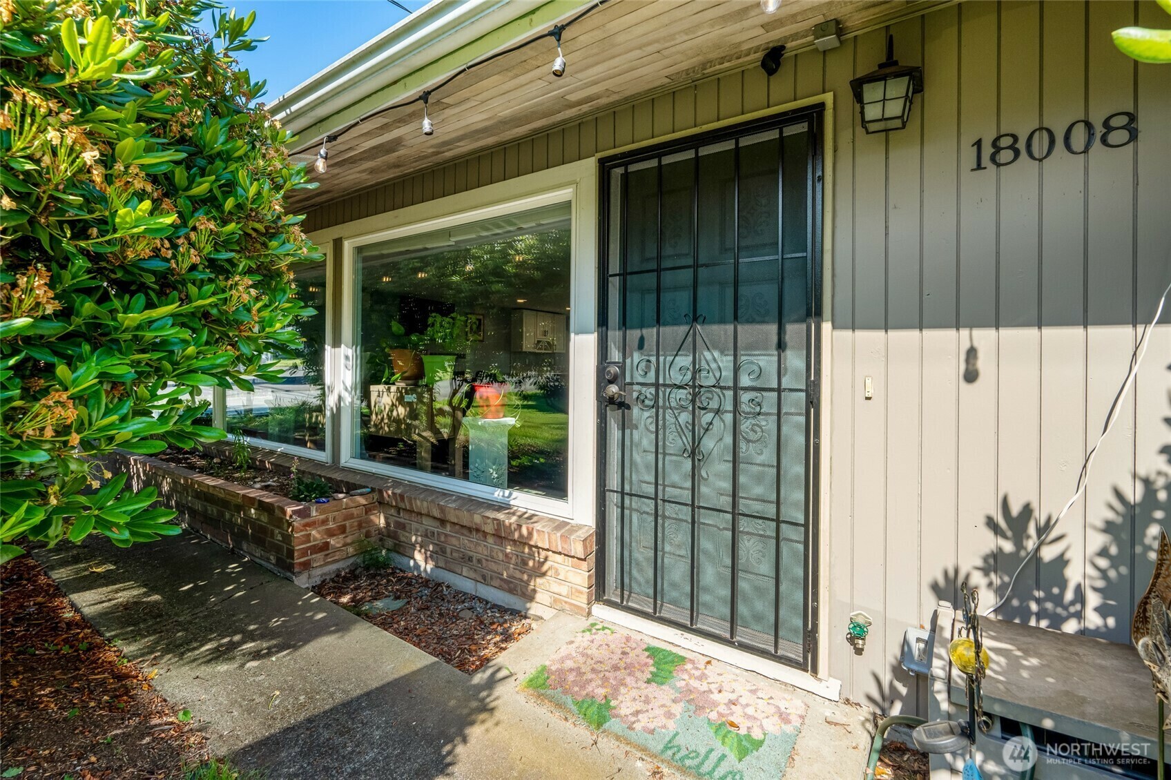 Property Photo: 18008 Ashworth Avenue N WA 98133