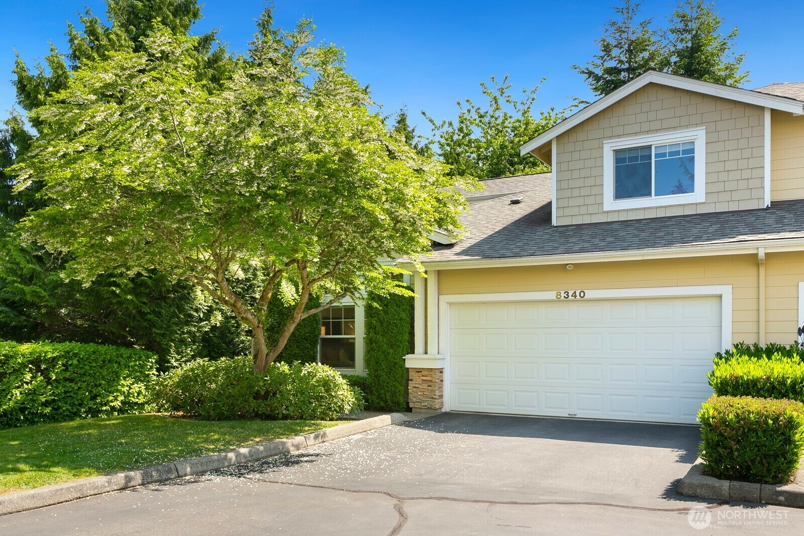 Property Photo:  8340 NE 140th Street  WA 98034 