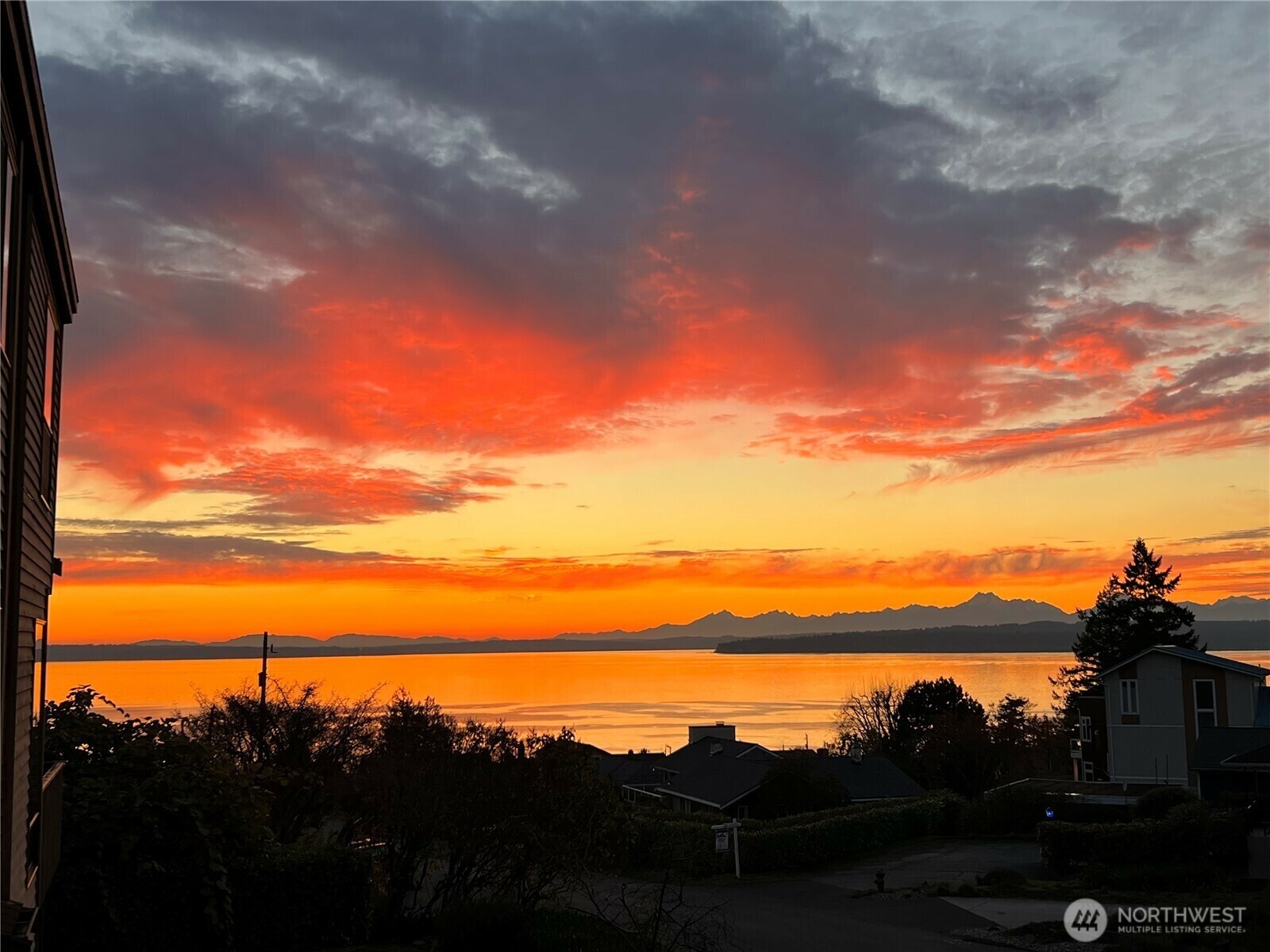 19547  23rd Avenue NW  Shoreline WA 98177 photo