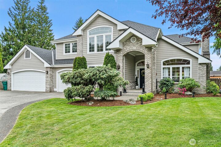 Property Photo:  410  Riverview Drive NE  WA 98002 
