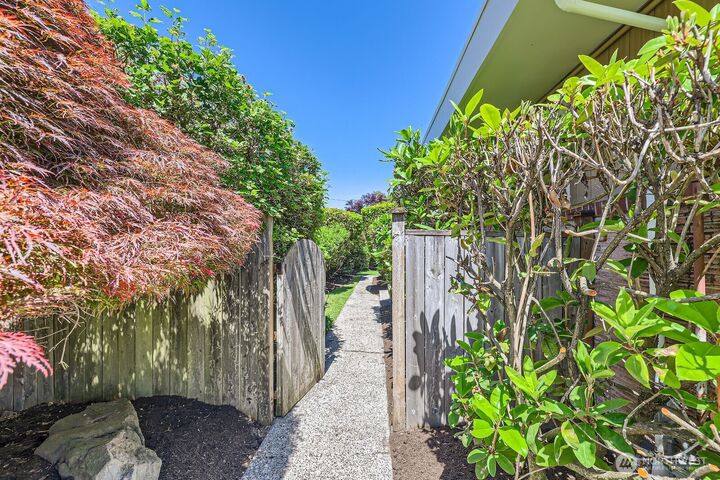 Property Photo: 7924 S 112th Street WA 98178