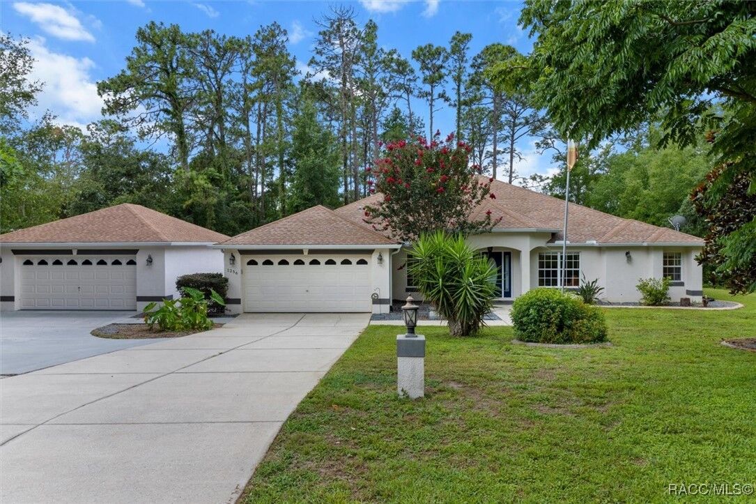 Property Photo:  1256 W Sphere Place  FL 34465 
