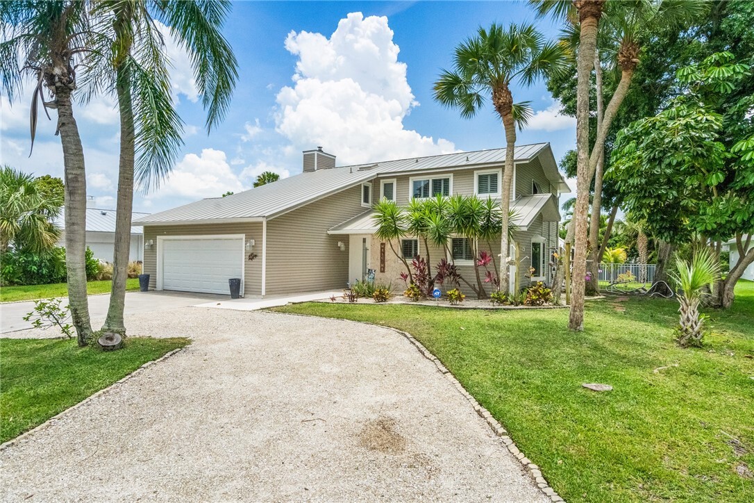 Property Photo: 27 Sea Gull Avenue FL 32960