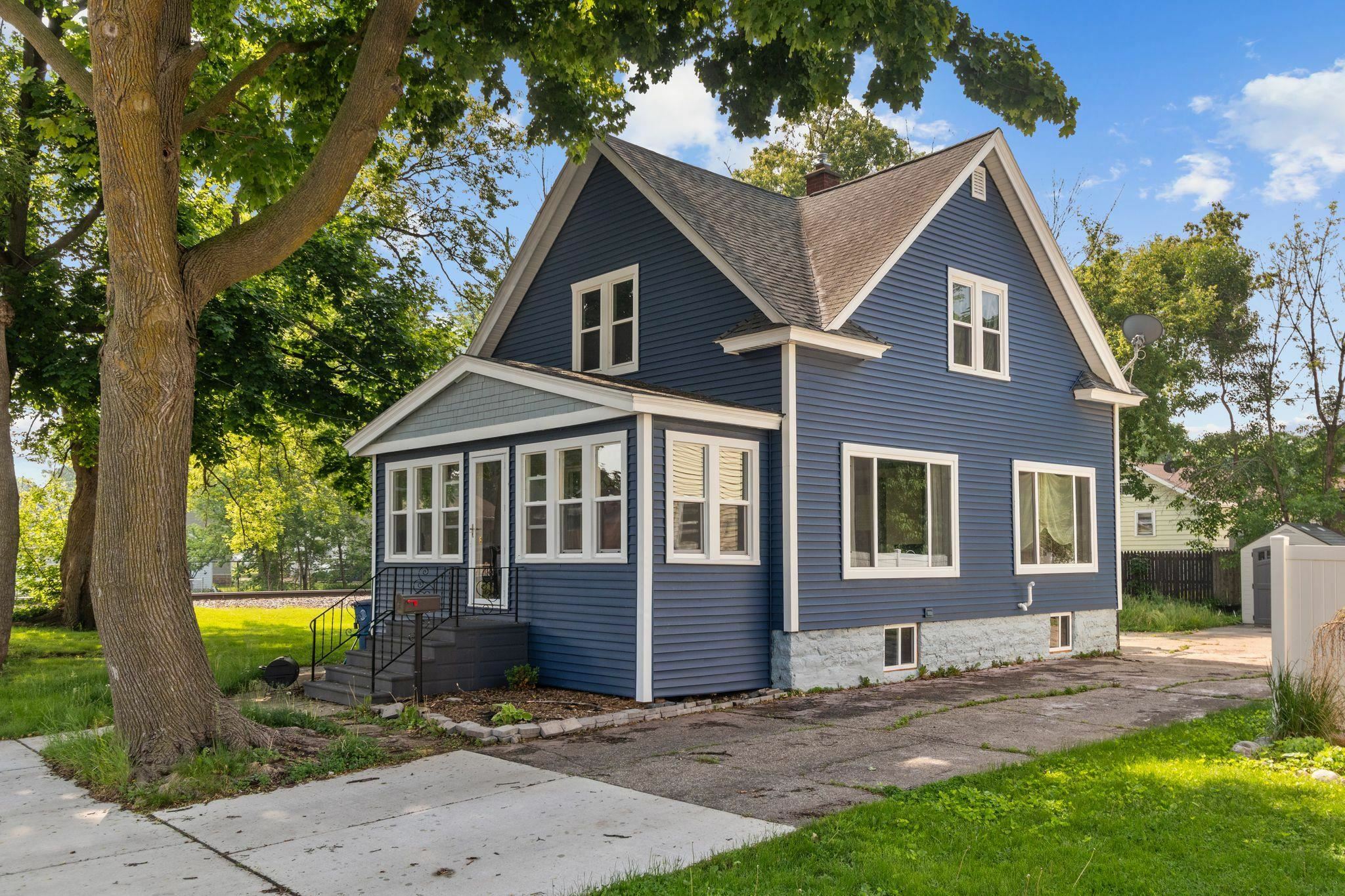 Property Photo:  417 E Lincoln Avenue  WI 54901 