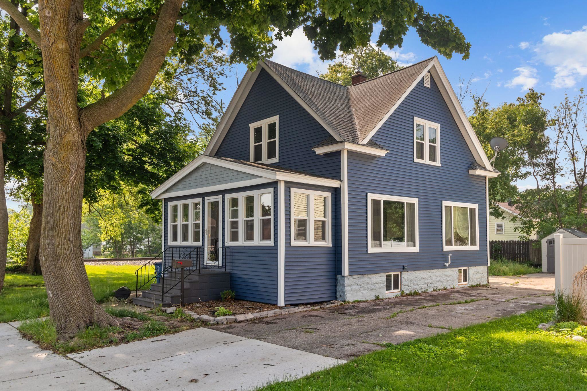 Property Photo: 417 E Lincoln Avenue WI 54901