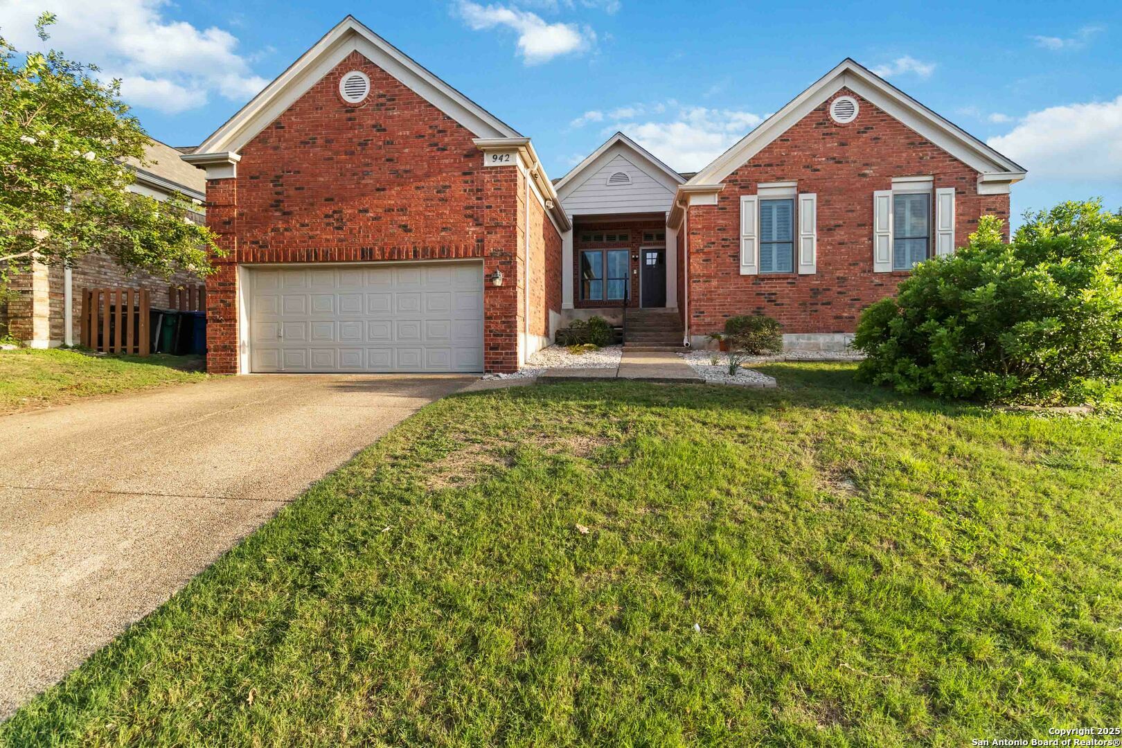 Property Photo: 942 Lightstone TX 78258