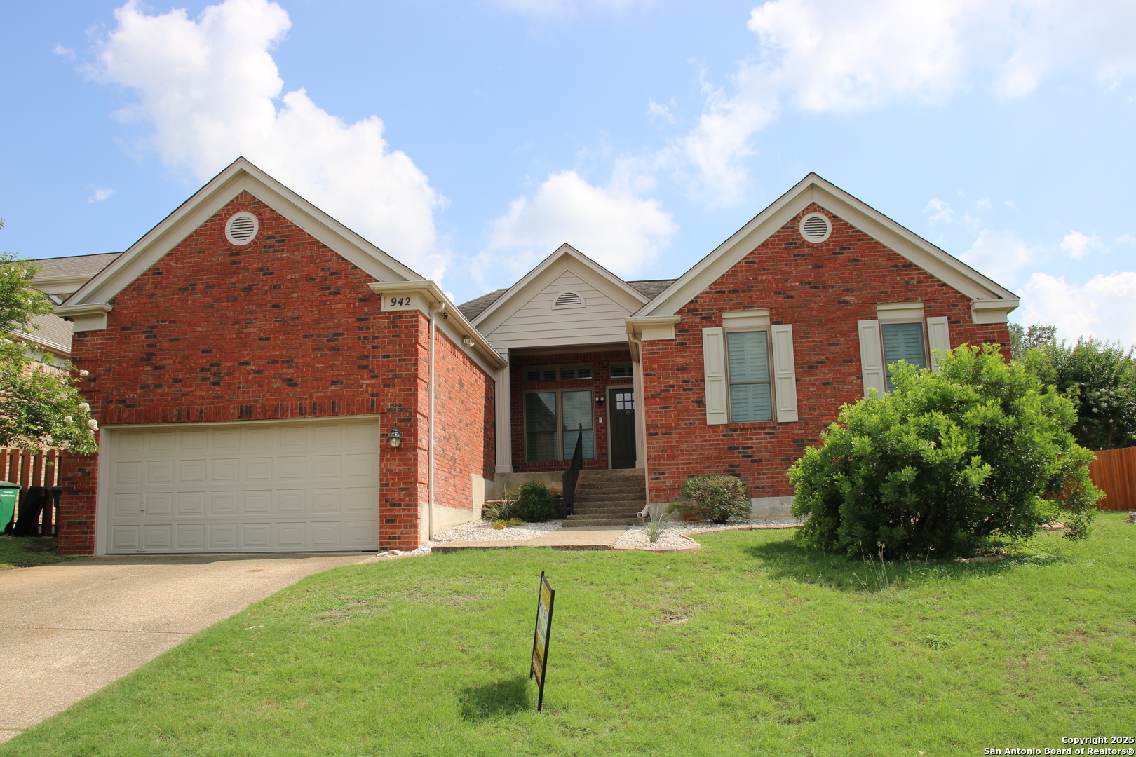 Property Photo: 942 Lightstone TX 78258
