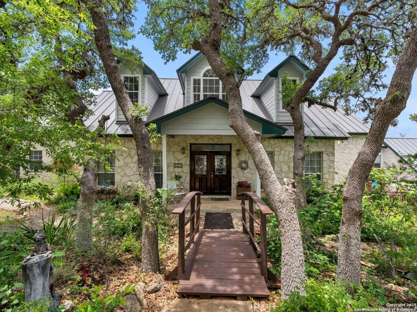 Property Photo: 125 Northlake Cove TX 78063