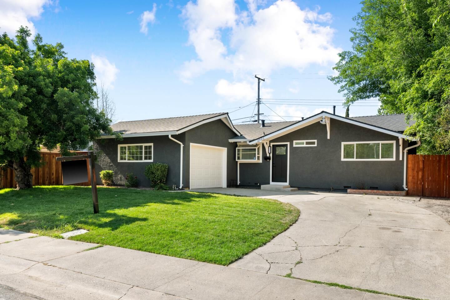 Property Photo: 2621 Wood Violet Way CA 95822